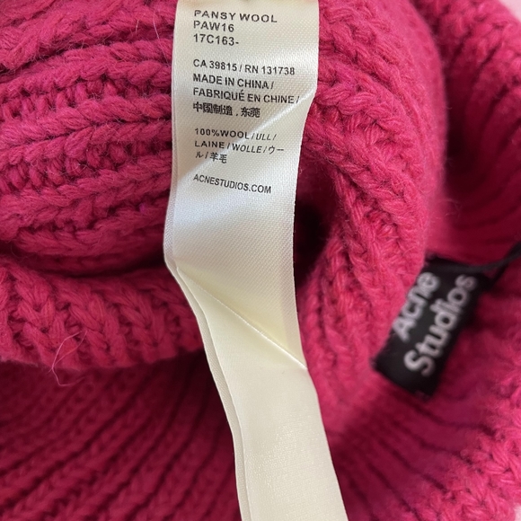 Complete Your Winter Look with a Pink Beanie and Acne Beauty Essentials - Picture 9 of 16